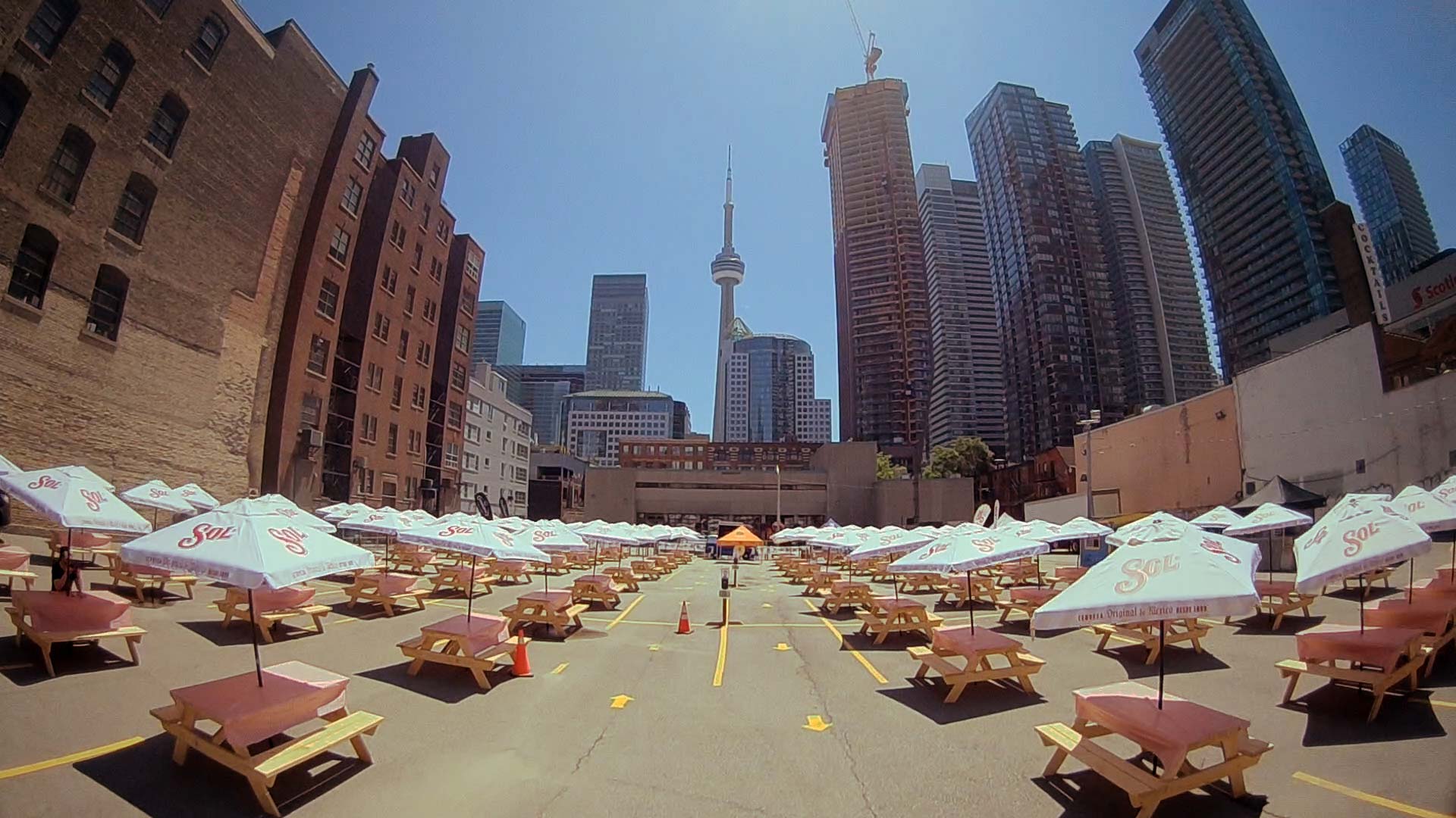 Rendezviews Outdoor Picnic Patio Toronto, Ontario